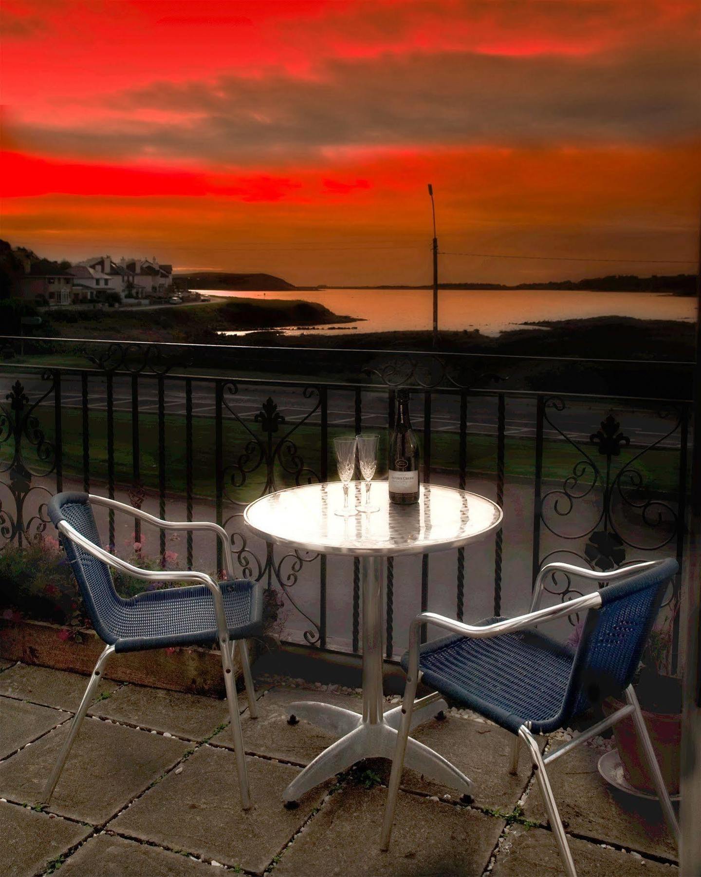 Rusheen Bay House ゴールウェイ エクステリア 写真